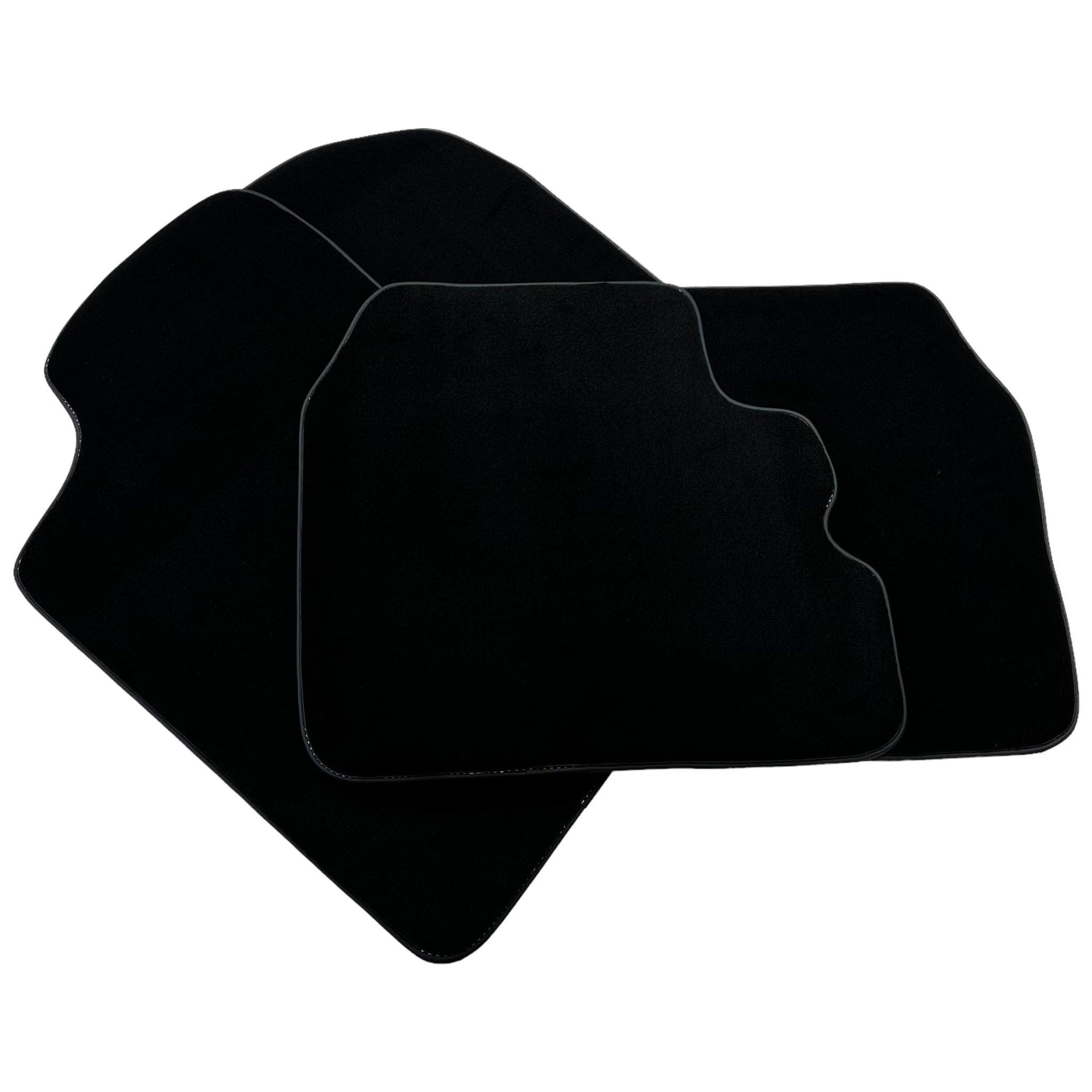 Black Floor Mats For Toyota Hilux (1998-2005) - AutoWin