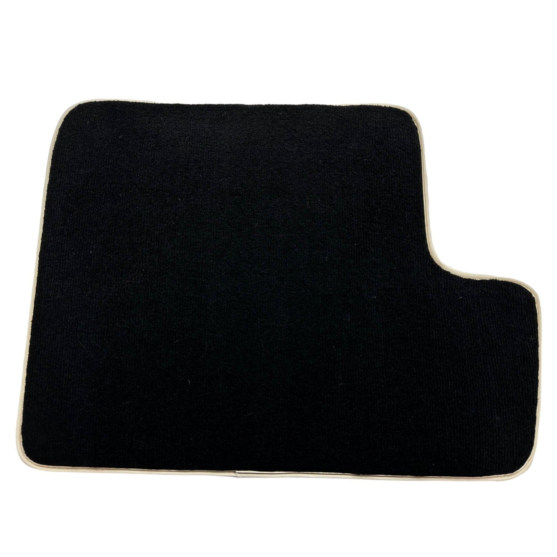Black Floor Mats For Toyota RAV4 (2000-2003) - AutoWin