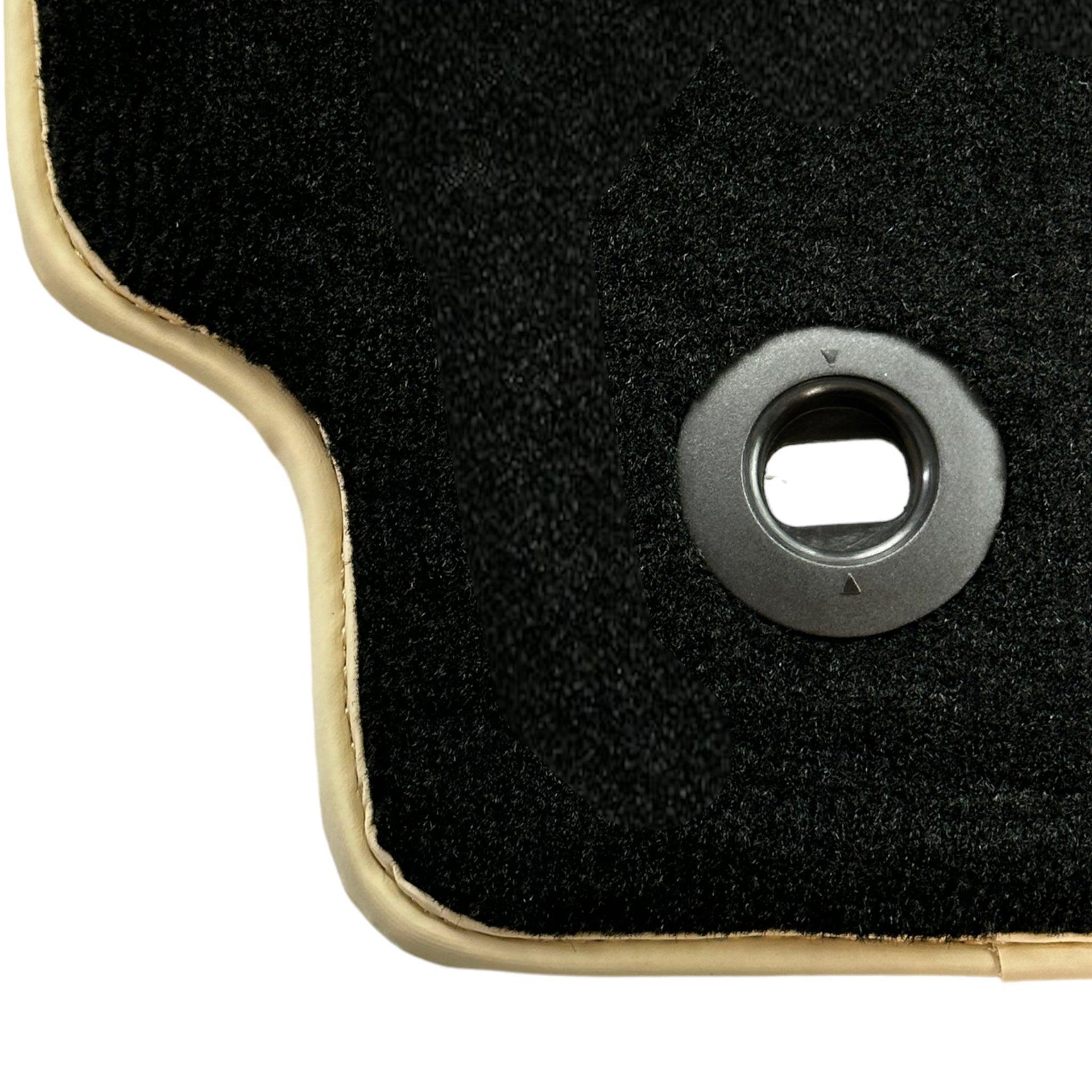 Black Floor Mats For Toyota RAV4 (2013-2018) - AutoWin