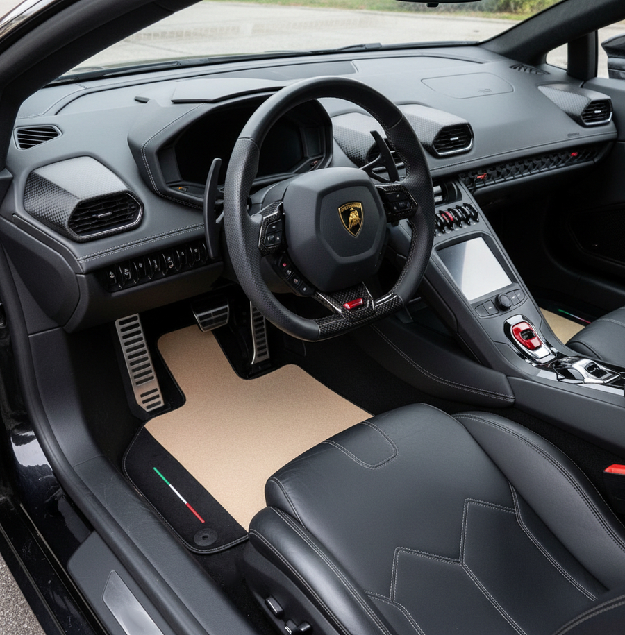 Maßgefertigte beige Fußmatten für Lamborghini Huracan EVO mit Alcantara-Leder