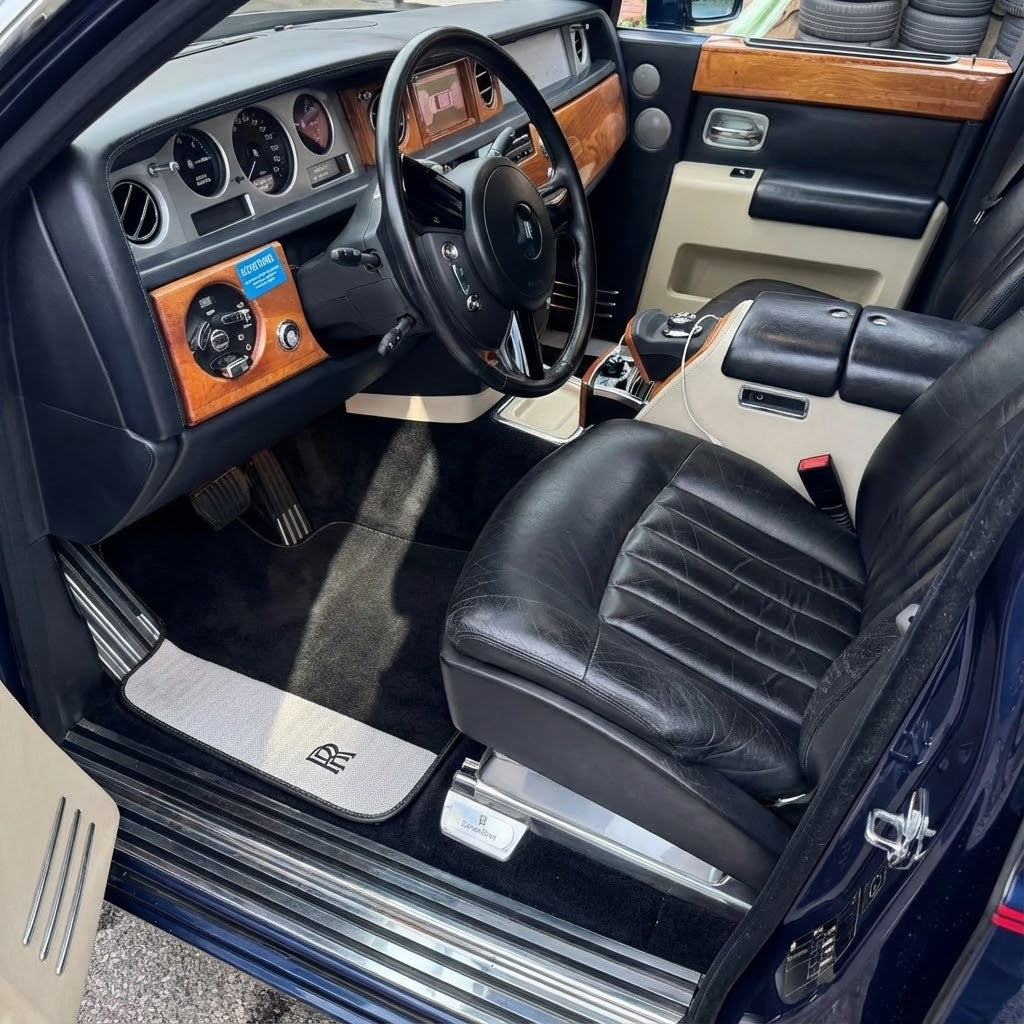 Black Floor Mats for Rolls Royce Phantom Drophead Coupe (2007-2016) with Gray Leather Borders
