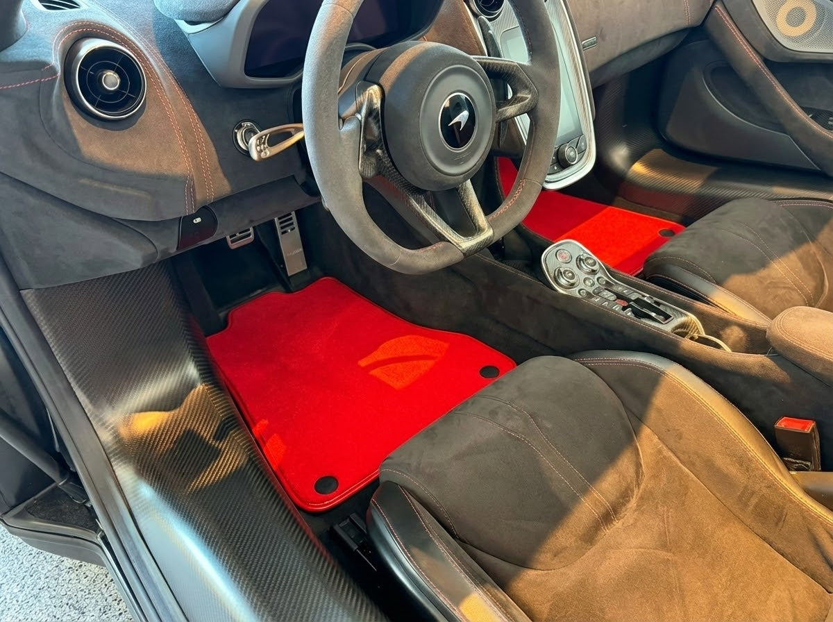 Tapis de voiture noirs pour McLaren 600 LT (2018-2020) en cuir - AutoWin