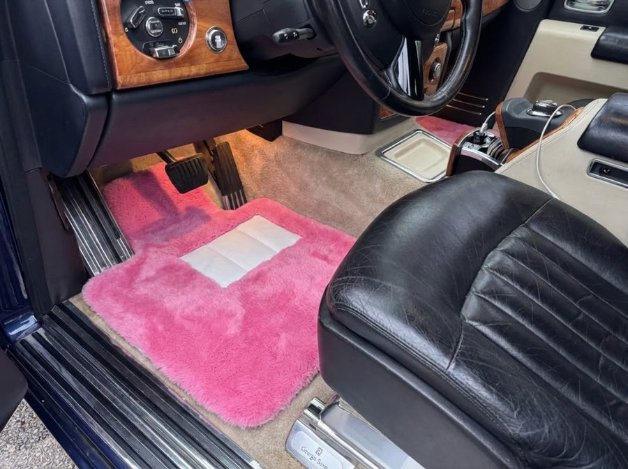 Tappetini in Pelliccia di Pecora Rosa per Rolls Royce