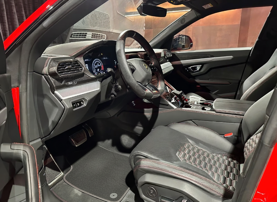 Tapis de voiture Sur mesure pour Lamborghini Urus Noir Édition Jaune