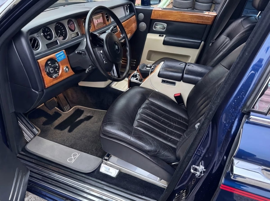 Tappetini per auto neri per Rolls Royce Black Badge Phantom Drophead Logo Fluorescente