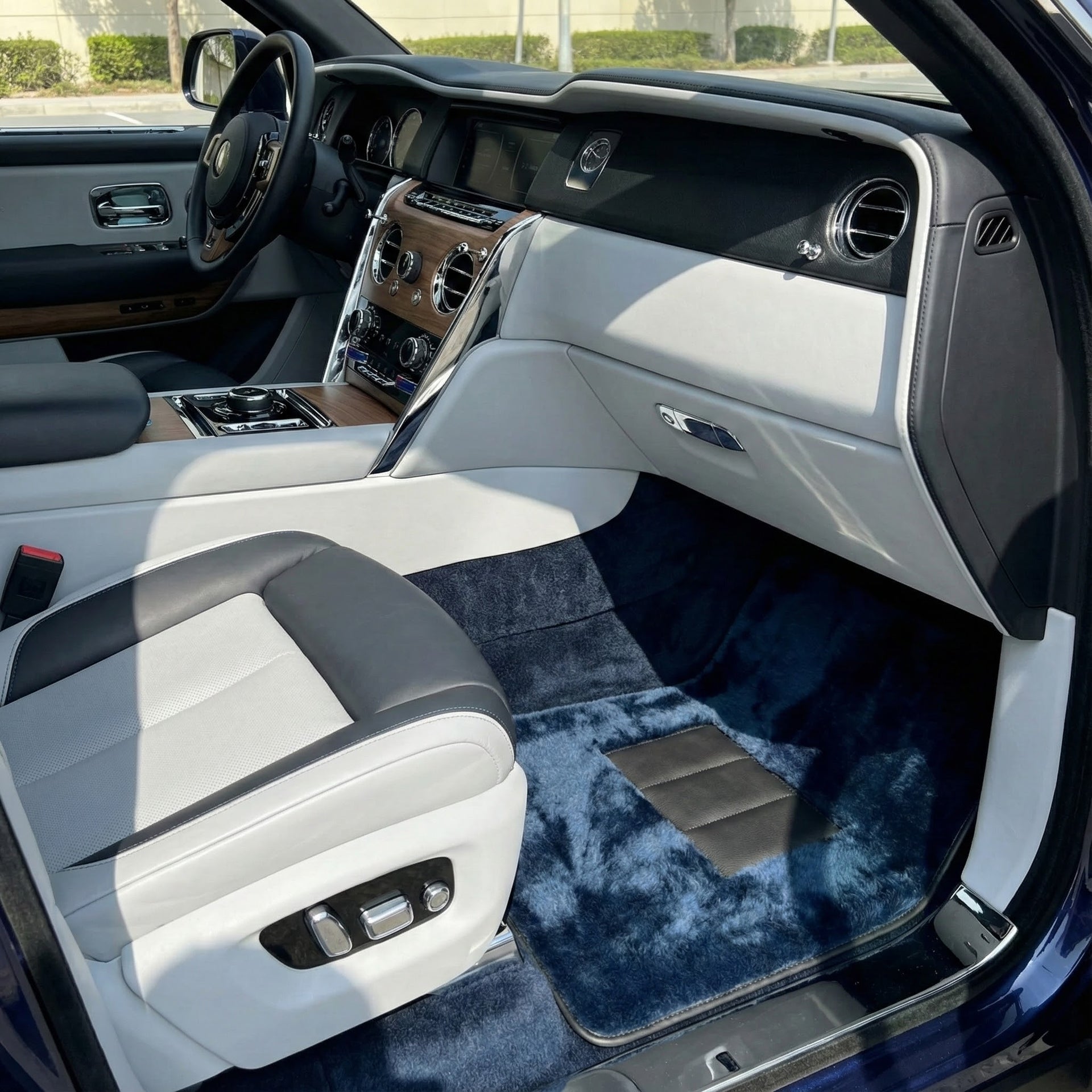 Personalisierbare Fußmatten aus Teppich mit Leder für Rolls-Royce Cullinan (2018-2025) - AutoWin