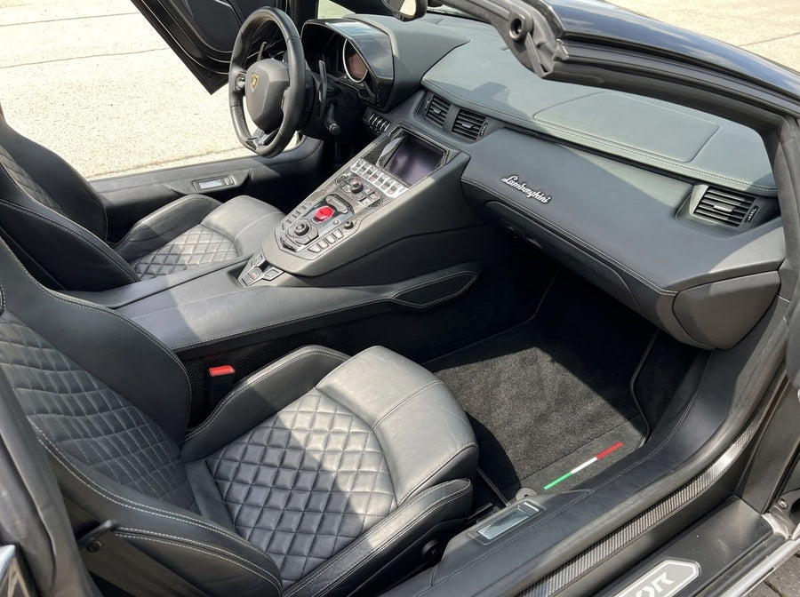 Tapis de voiture noirs personnalisables pour Lamborghini