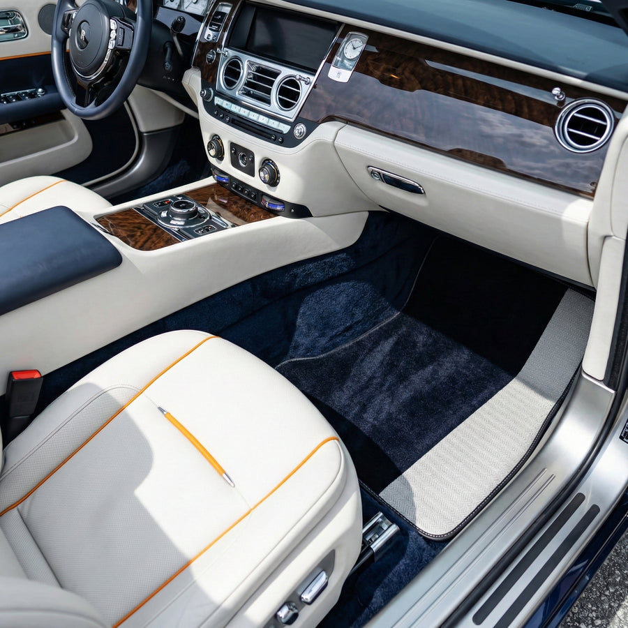 Mustat automat Rolls Royce Dawn 2016-2023 harmailla nahkareunoilla