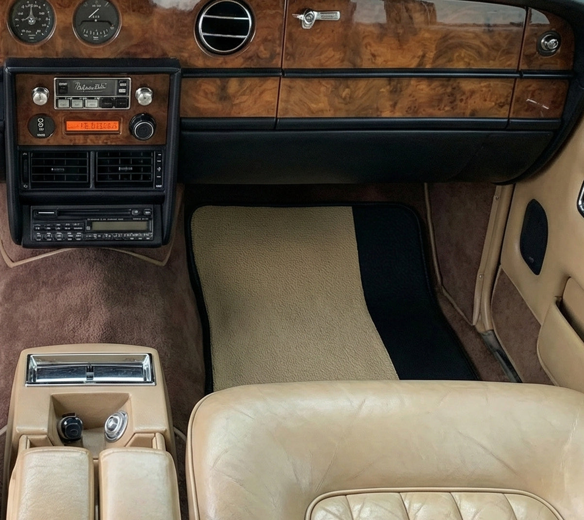 Customizable Leather Floor Mats with Viper Hex Pattern for Rolls Royce Shadow (1965-1977) - AutoWin