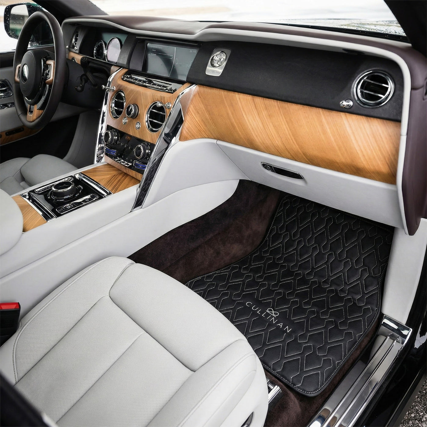 Tapis de voiture en cuir noir pour Rolls Royce Cullinan