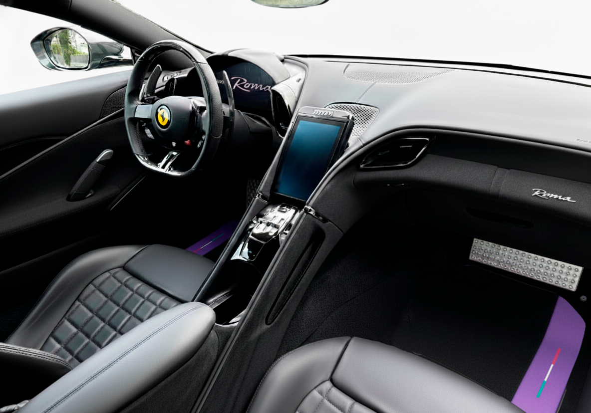 Tapis de voiture en cuir personnalisable avec motif triangle pour Ferrari Roma (2021–2024) - AutoWin