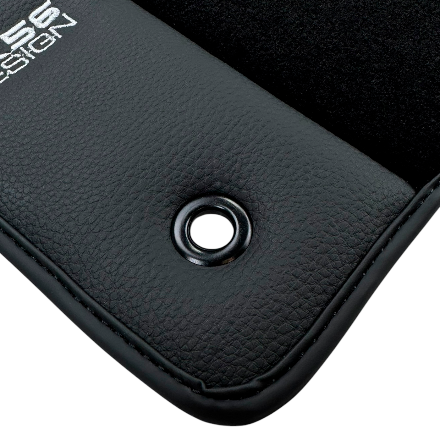 ER56 Design Black Floor Mats for Chevrolet TrailBlazer SS (2006) with Leather