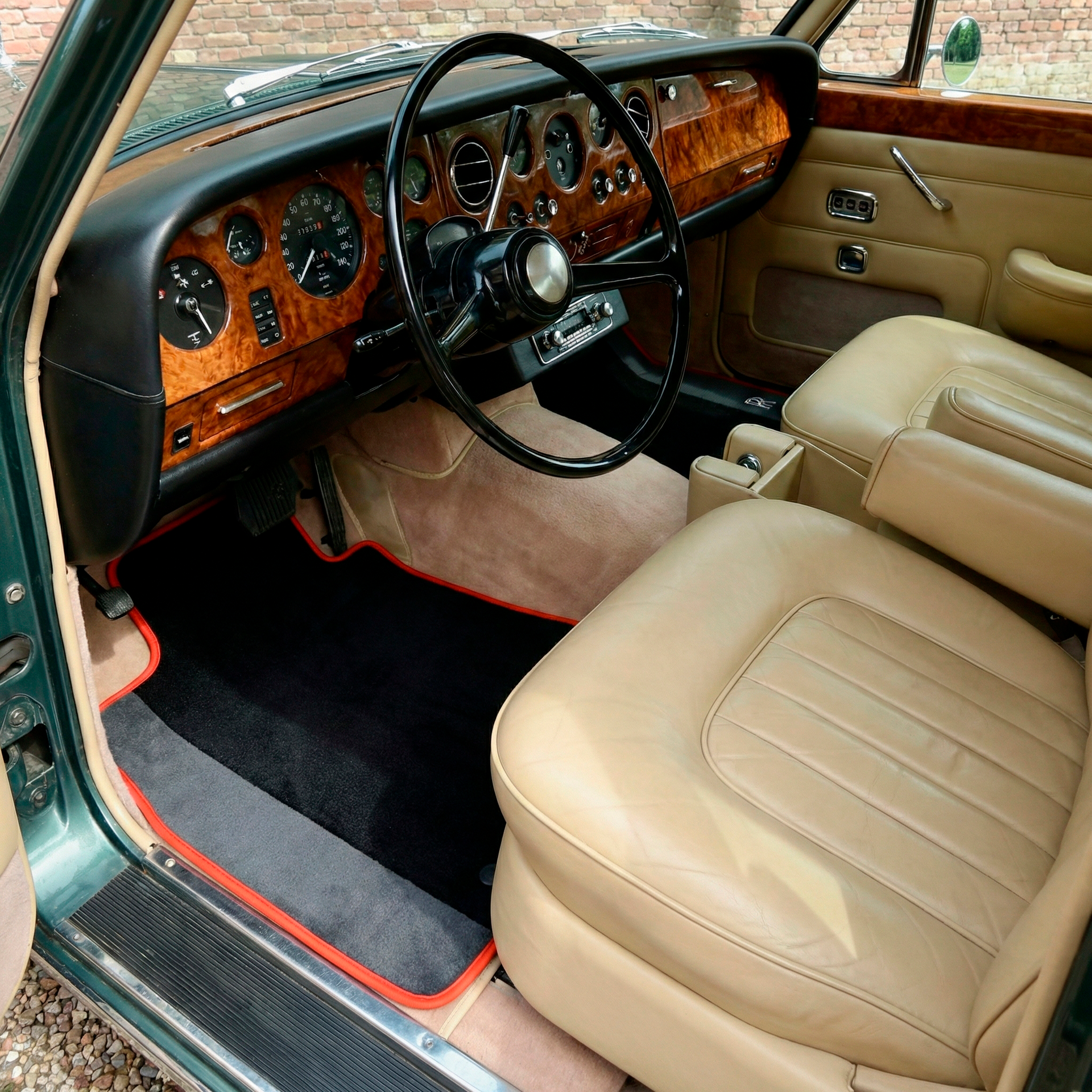 Customizable Leather Floor Mats with Viper Hex Pattern for Rolls Royce Shadow (1965-1977) - AutoWin