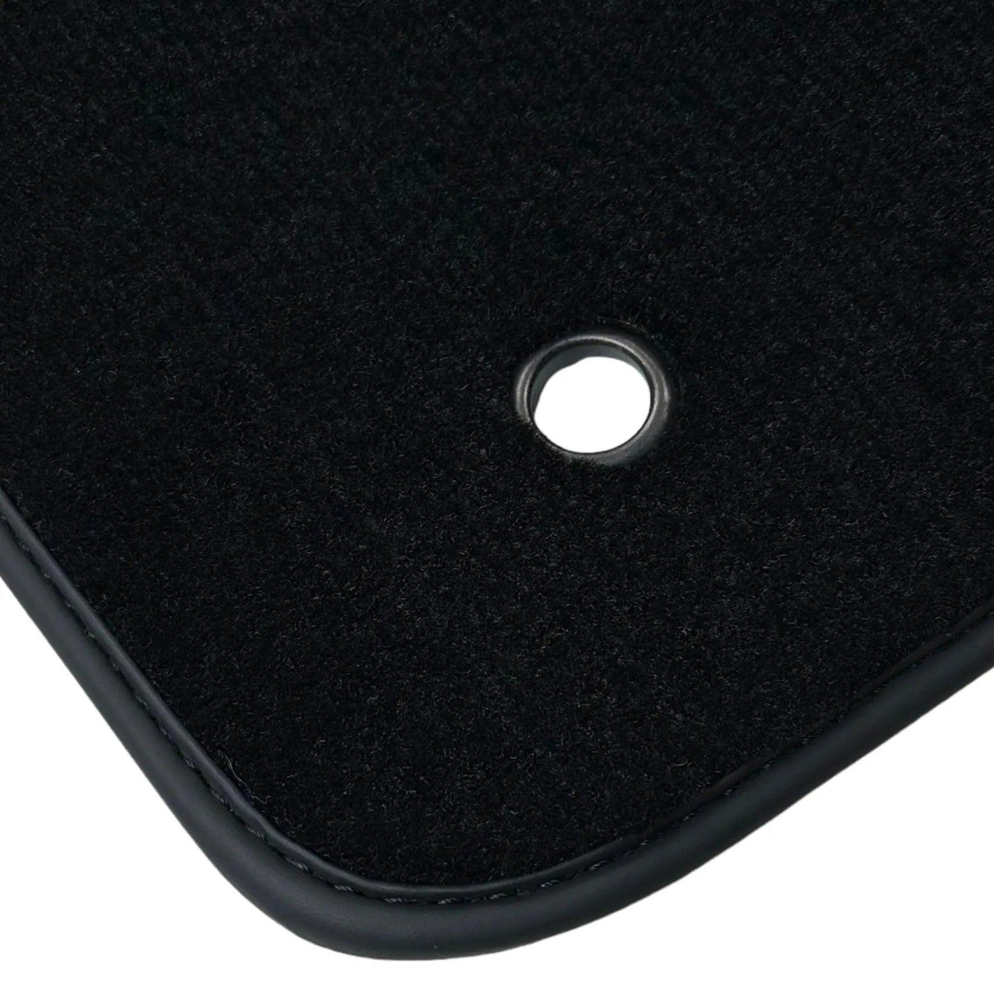 Black Floor Mats for Jeep Grand Cherokee Trackhawk (2018-2021) - AutoWin