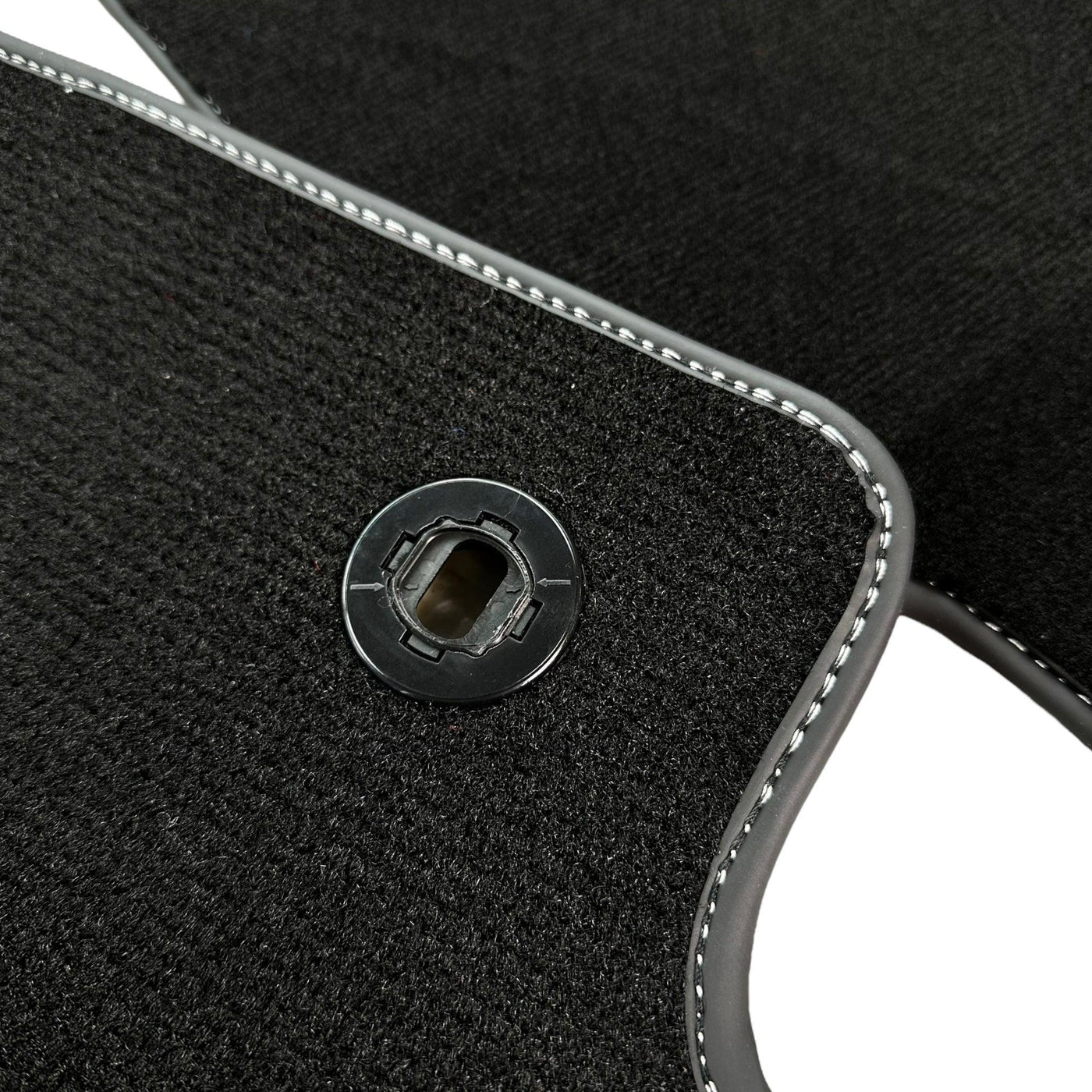 Black Floor Mats For Toyota Rav 4 (2019-2023) - AutoWin