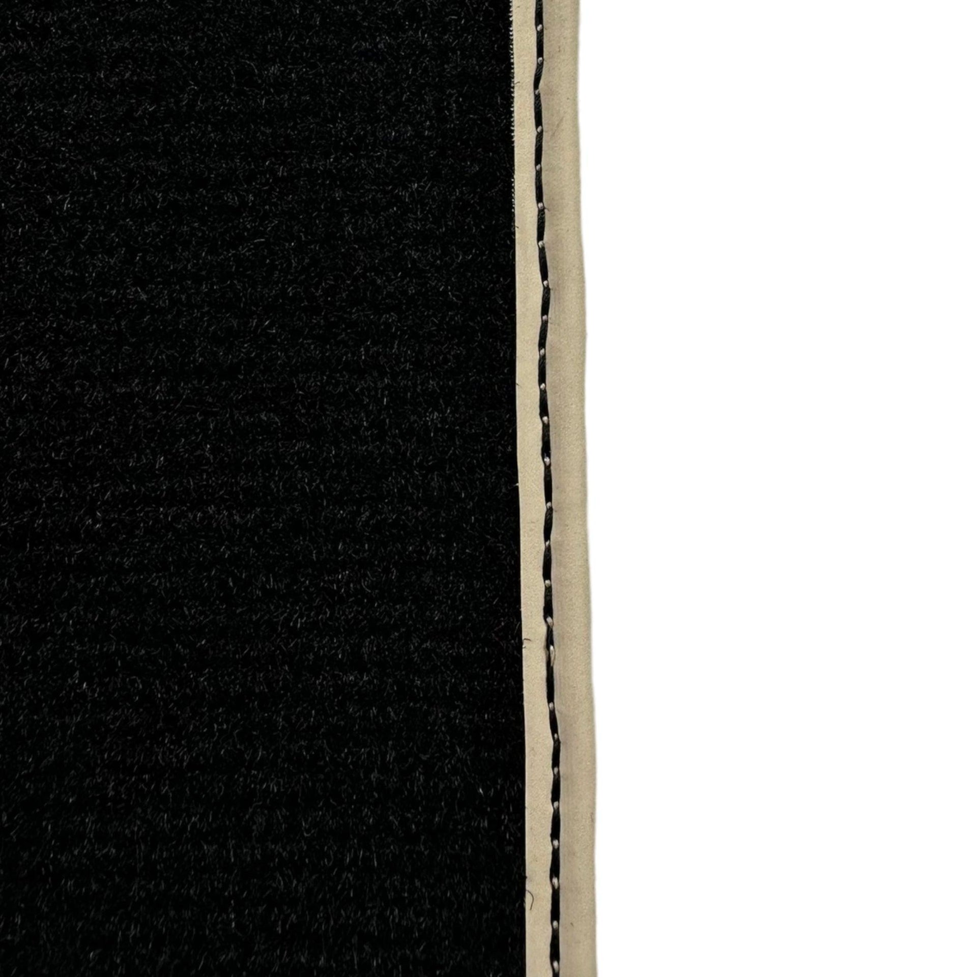 Black Floor Mats For Toyota RAV4 (2000-2003) - AutoWin