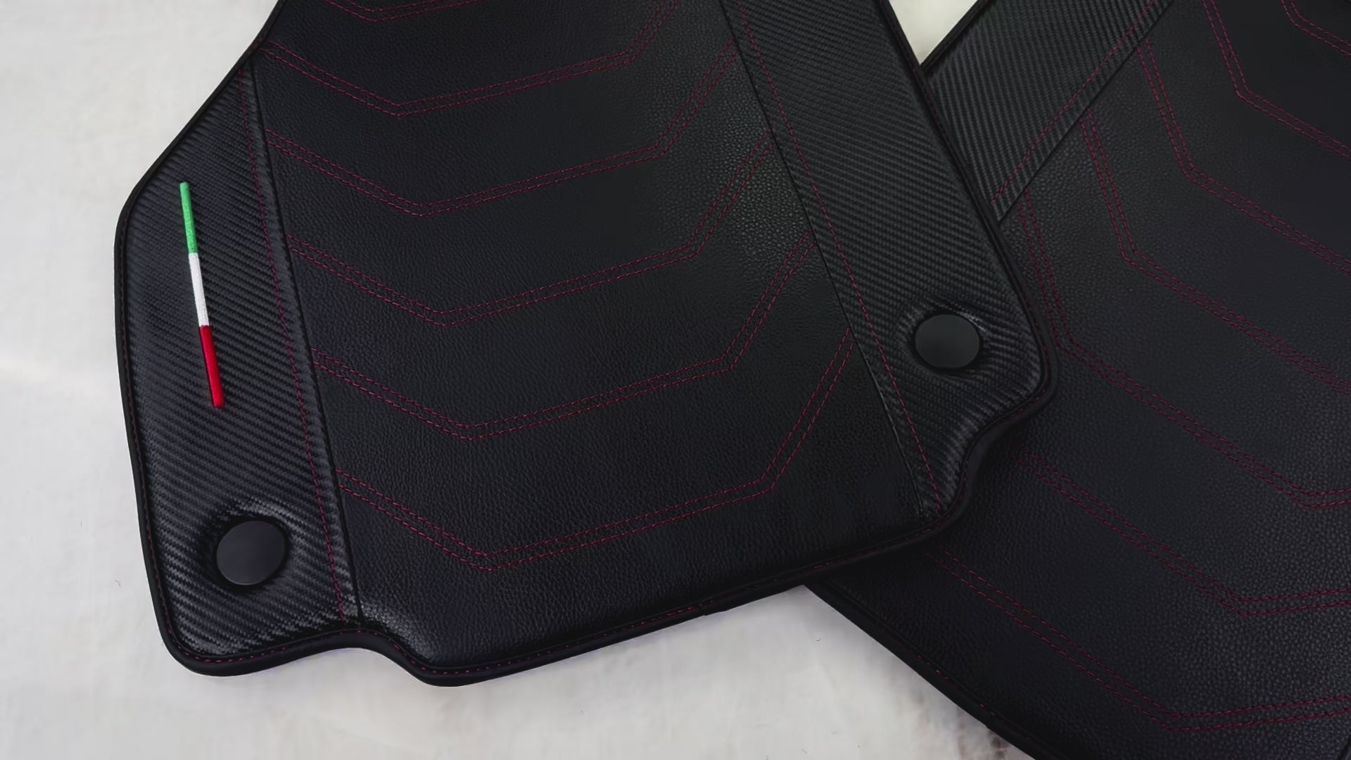 حصائر سيارات جلدية لفيريari 488 GTB (2016-2022) مع ألياف الكربون | الإصدار الإيطالي - AutoWin