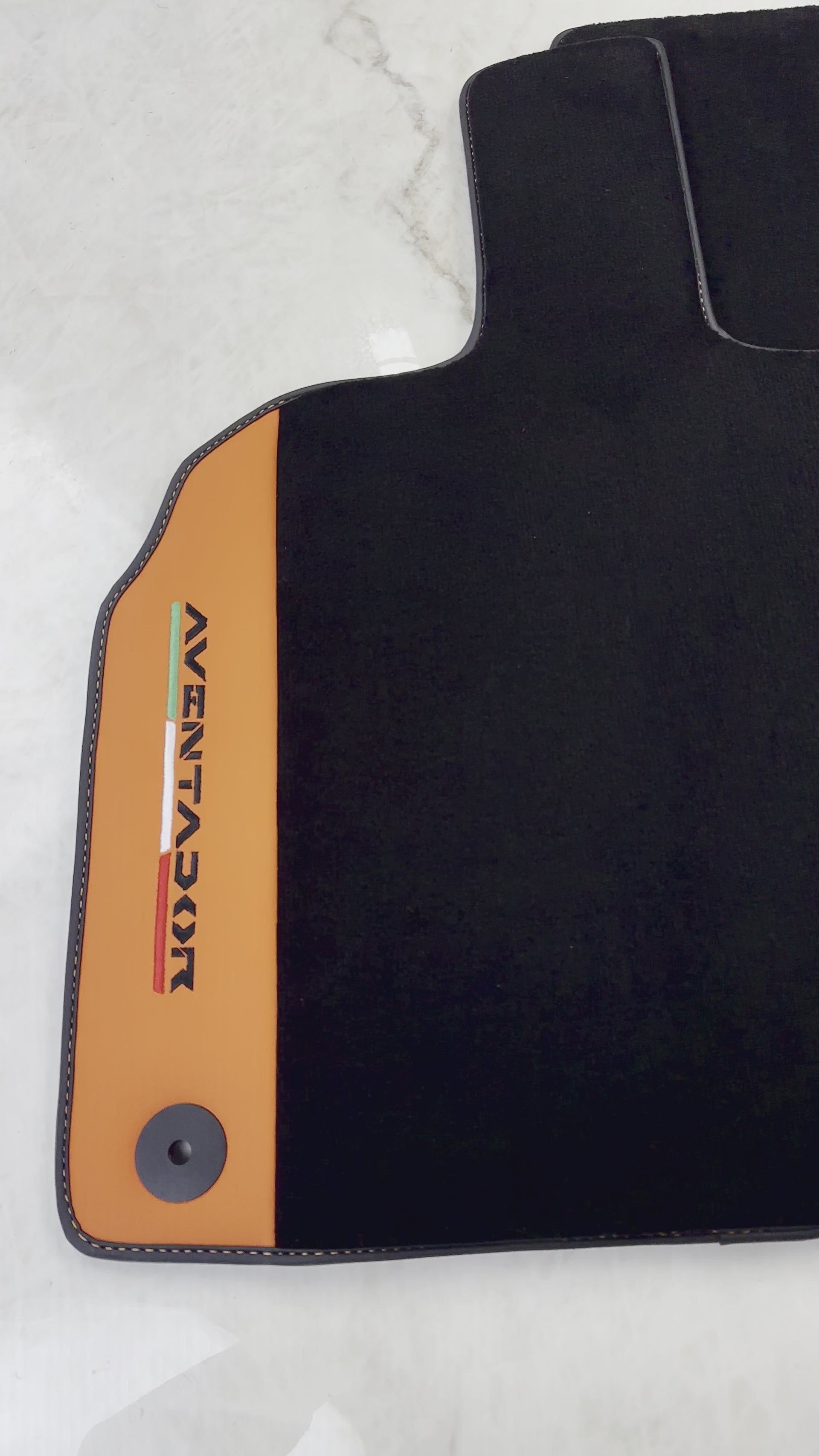 حصائر سيارات سوداء لسيارة لامبورغيني أفينتادور مع جلد نابا برتقالي (أرانسيا ميرا) - AutoWin.EU