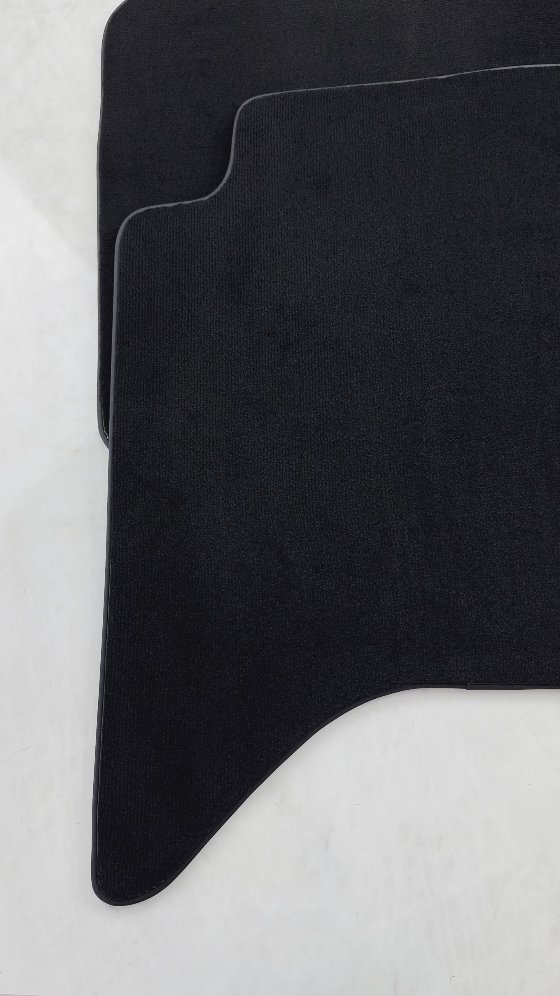 Tapis de voiture noirs pour Toyota Hilux (2005-2015) - AutoWin