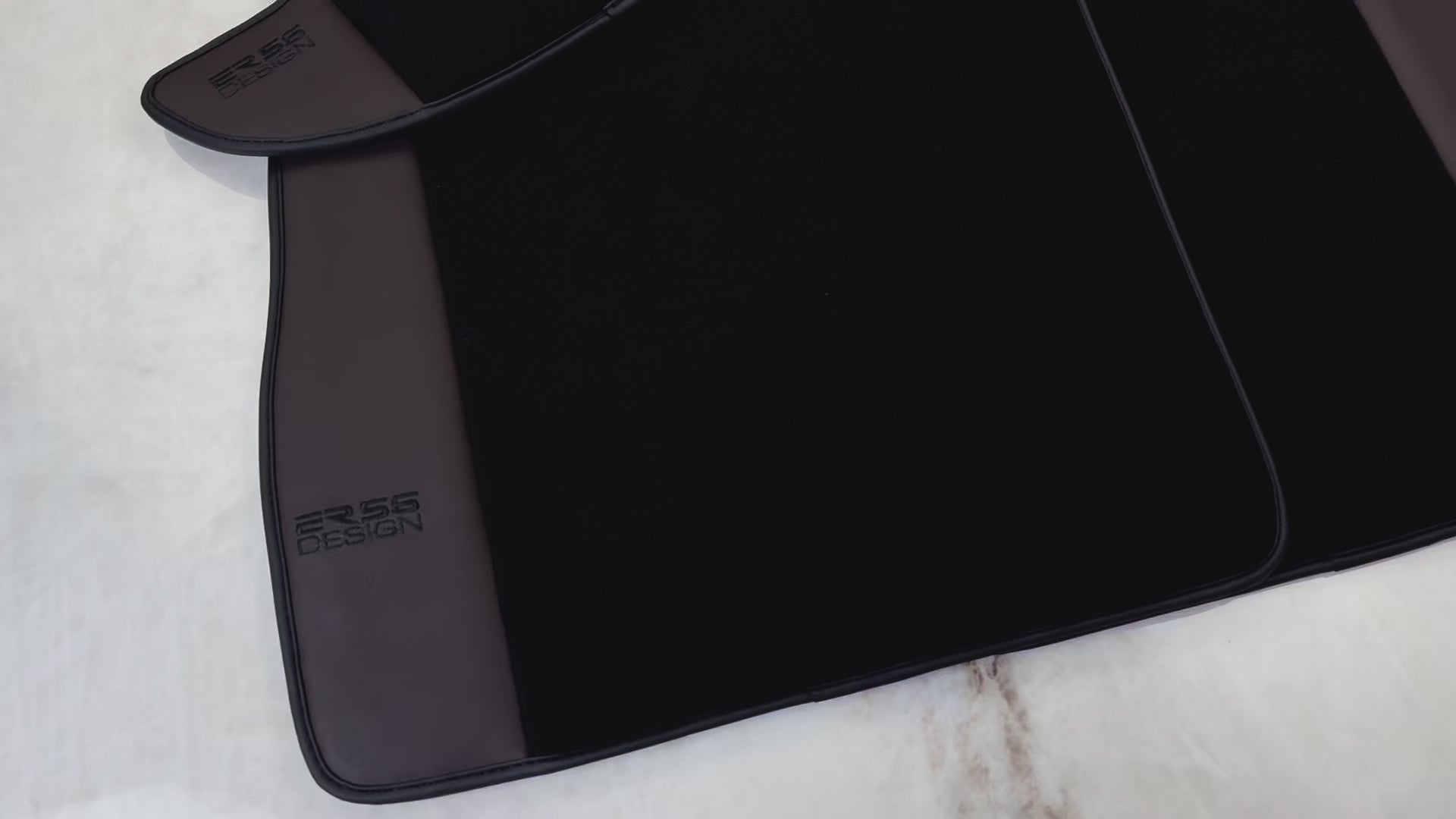 حصائر سيارات سوداء لبنتلي كونتيننتال جي تي (2003–2011) مع جلد بني داكن | تصميم ER56 - AutoWin