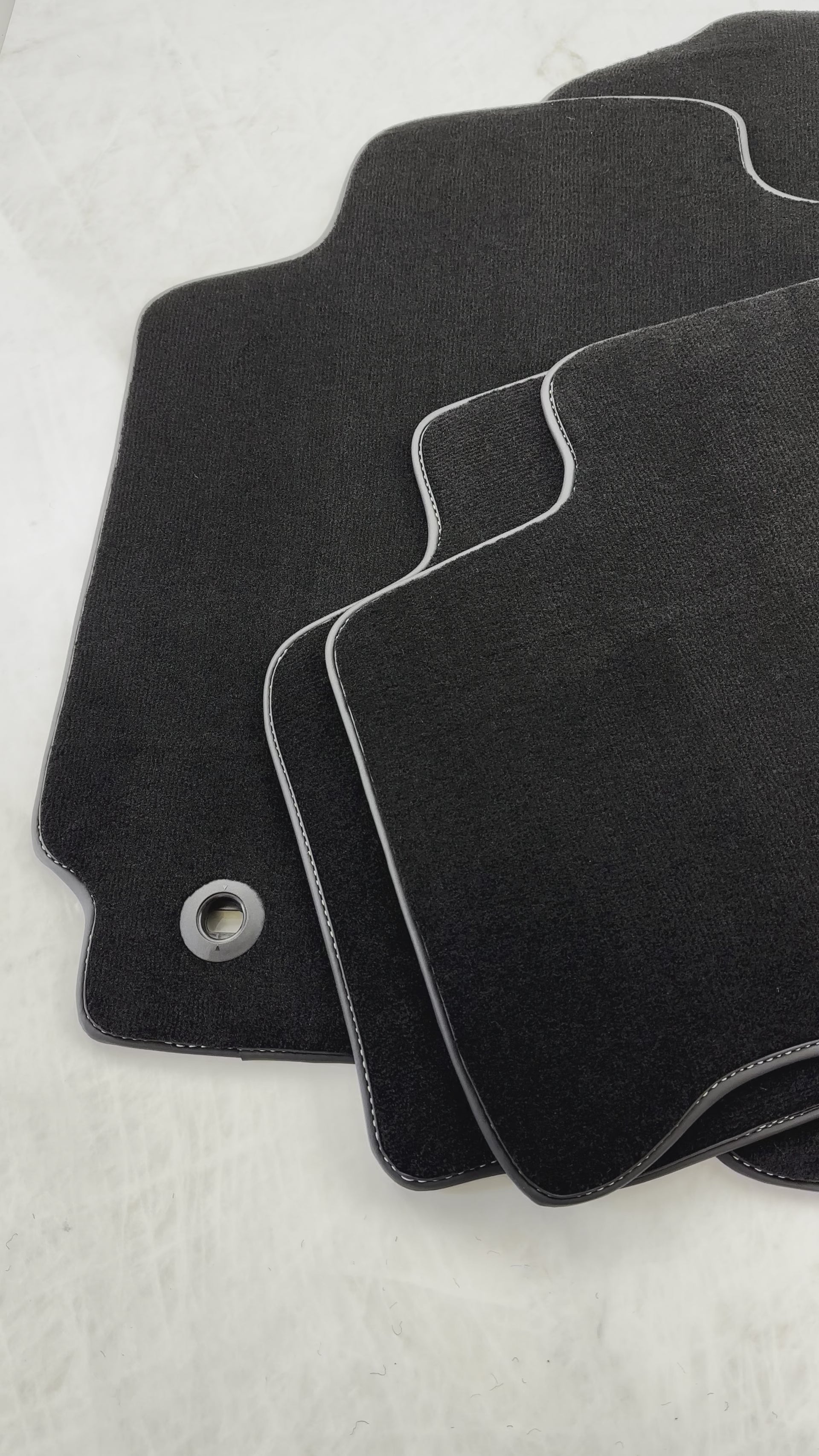 حصائر سيارات سوداء لتويوتا RAV4 (2013-2018) - AutoWin