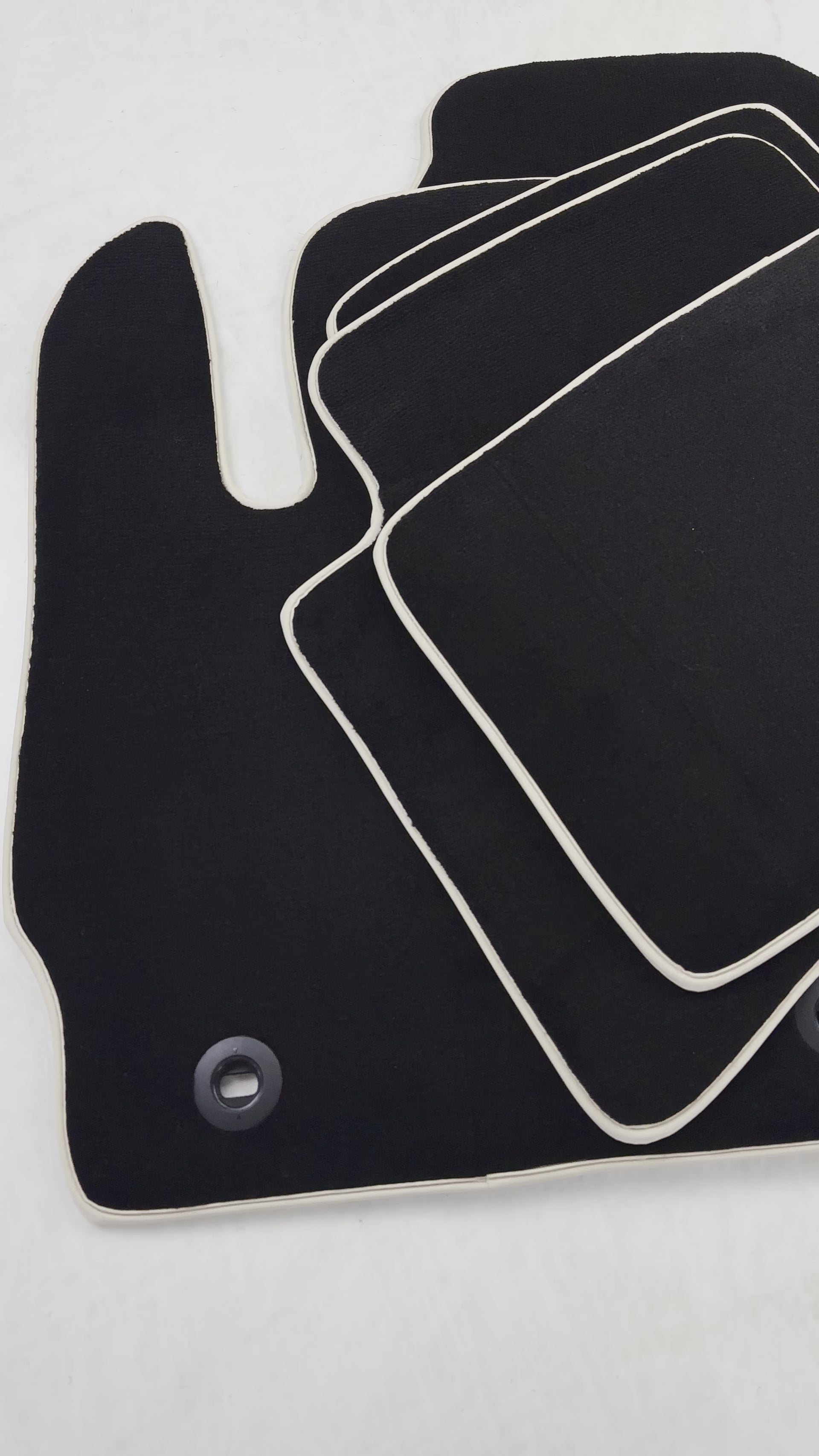 سجاد سيارات سوداء لتويوتا كورولا CR1 (2019) - AutoWin