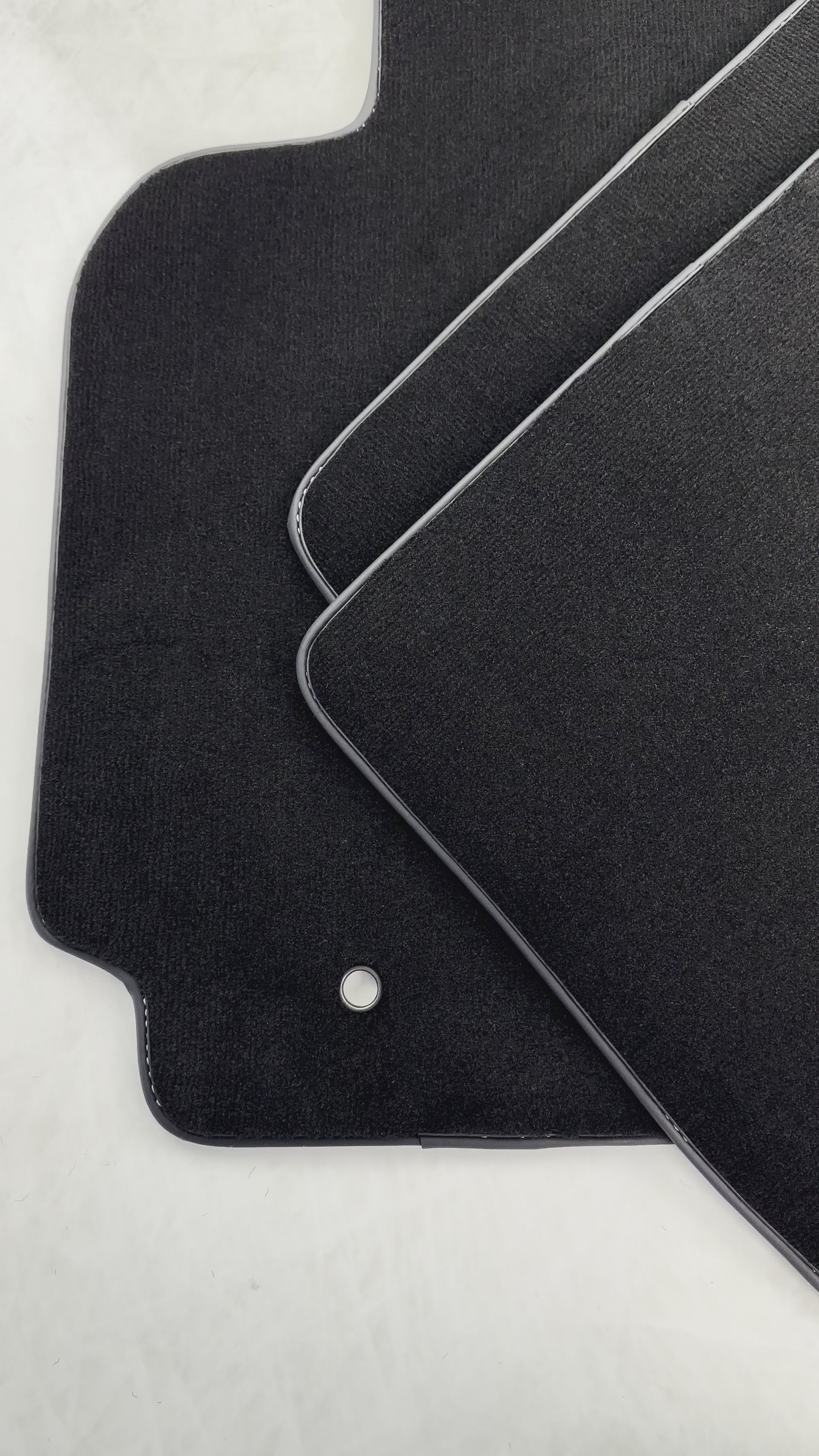 Tapis de voiture noir pour Toyota RAV4 (2000-2003) - AutoWin