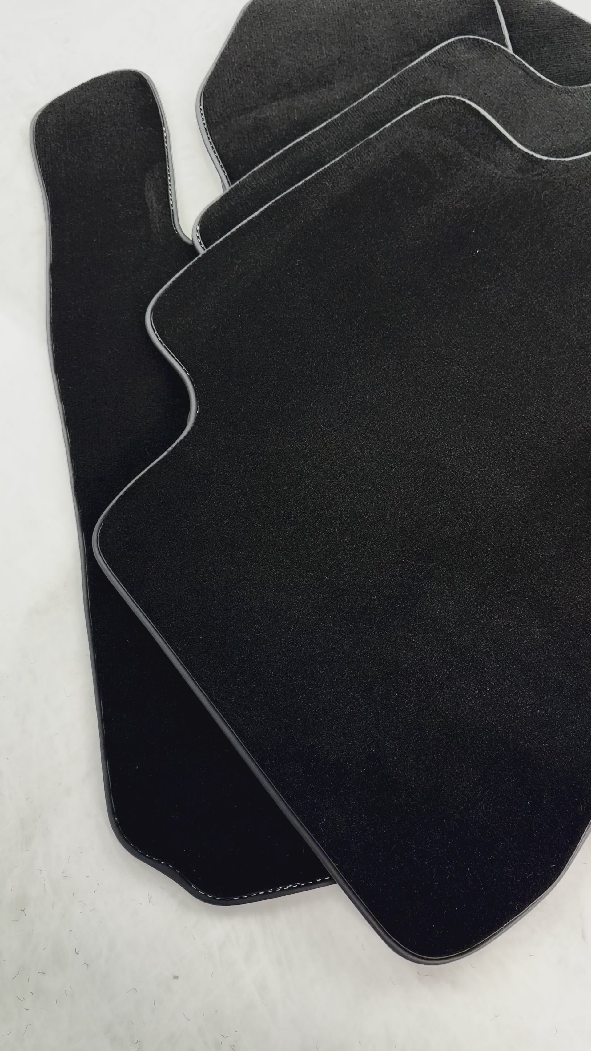 سجاد السيارات السوداء لتويوتا RAV4 (2006-2013) - AutoWin