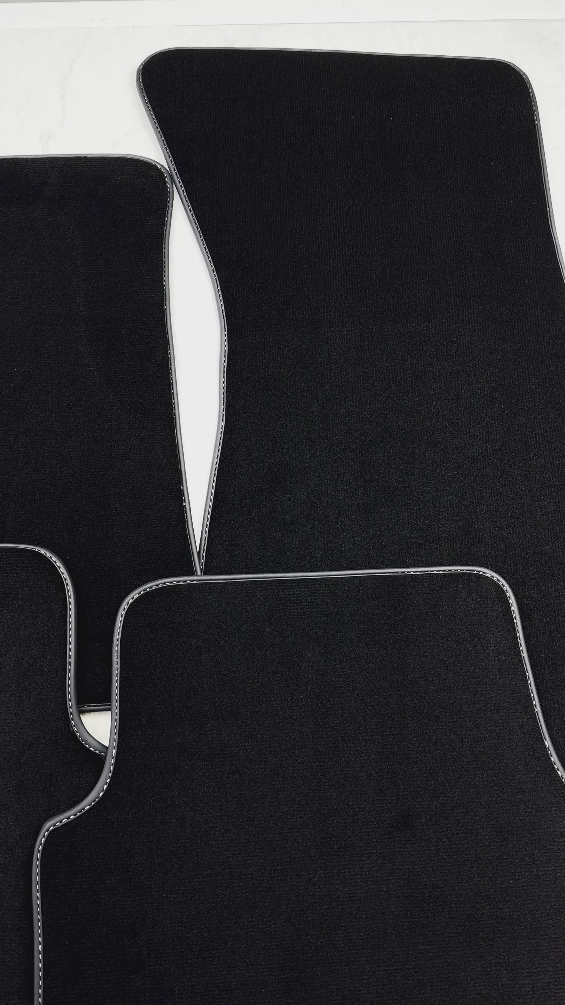 سجاد سيارات سوداء لطراز A6 - C8 سيدان (2018-2023) - AutoWin