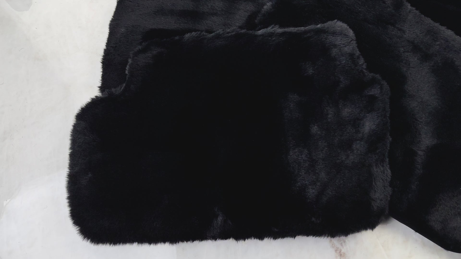 سجاد سيارة من جلد الخراف الأسود لبي إم دبليو G30 سيدان (2016-2023) | تصميم ER56 - ER56 Design