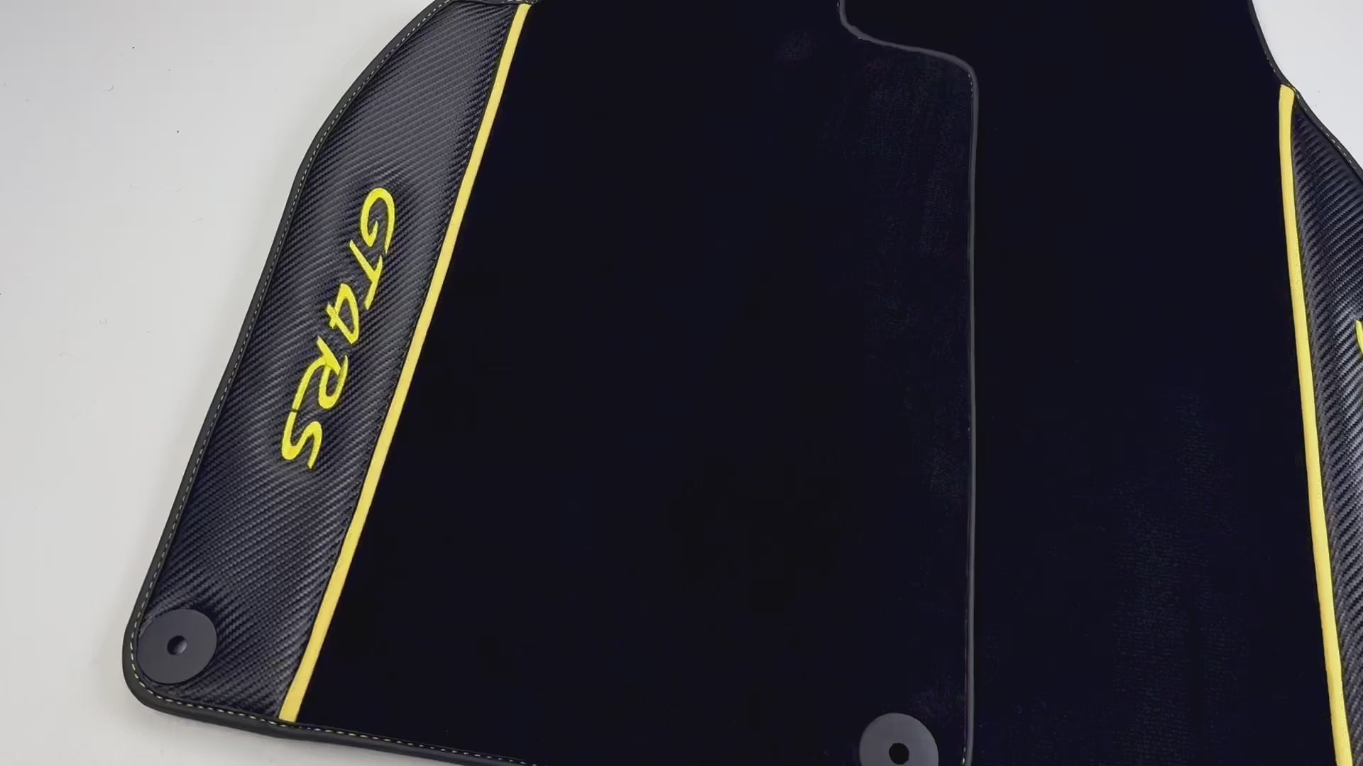 حصائر سيارات سوداء لبورش 718 كايمان GT4 RS (2017-2024) مع تفاصيل صفراء - AutoWin