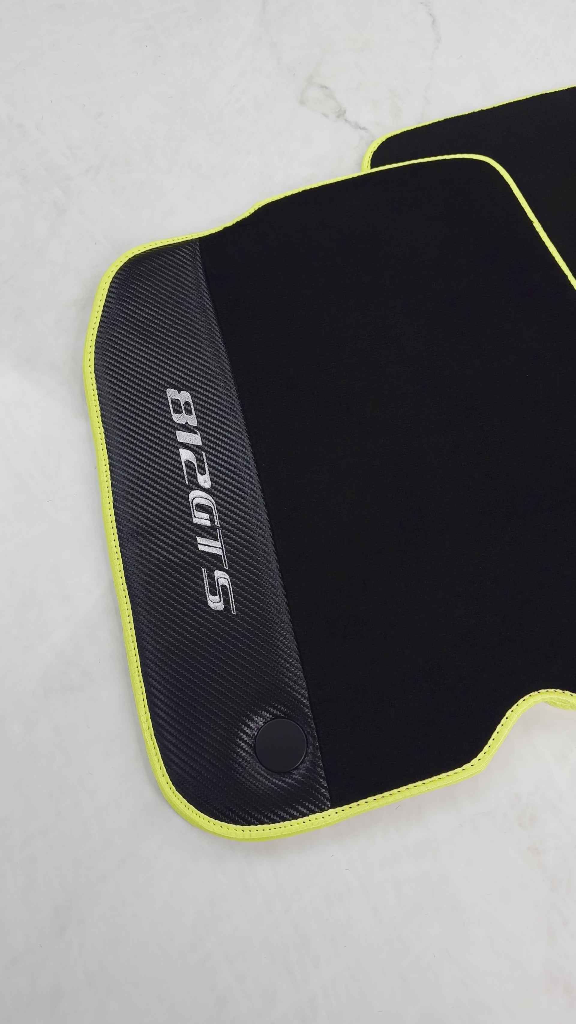 سجاد سيارة أسود لفيراري 812 GTS (2019-2023) مع جلد كربوني - AutoWin