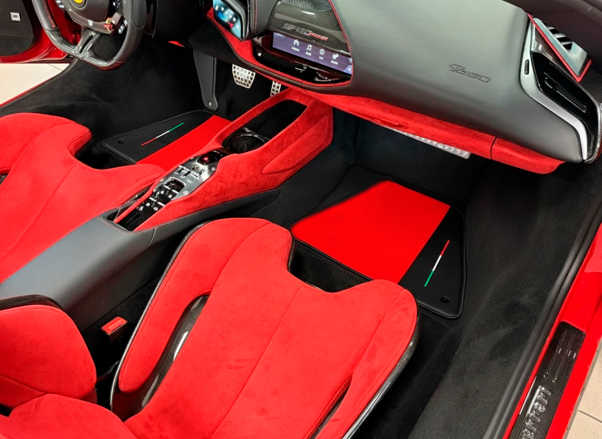 Tapis de voiture en cuir personnalisables avec motif hexagonal Viper pour Ferrari SF90 Stradale (2019-2024) - AutoWin